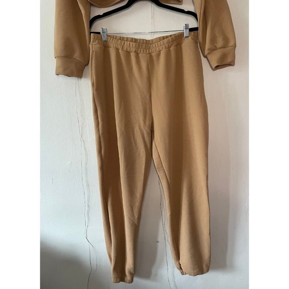 Tan Three-Piece Cropped Loungewear Suit - Picture 4 of 4